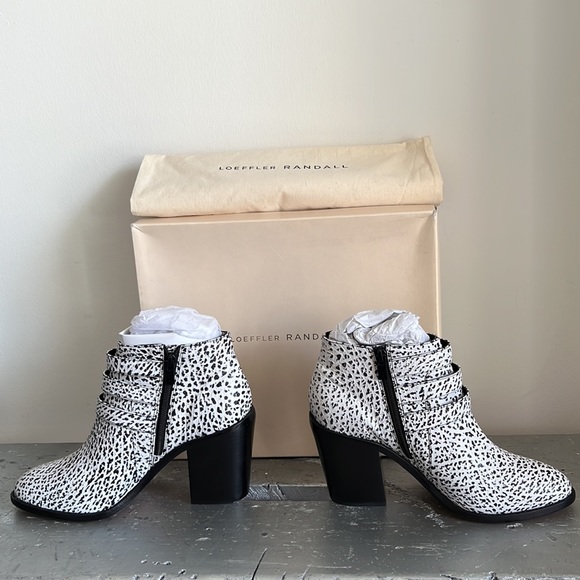 NWT Loeffler Randall Eugenie Booties size 9B - Picture 5 of 14